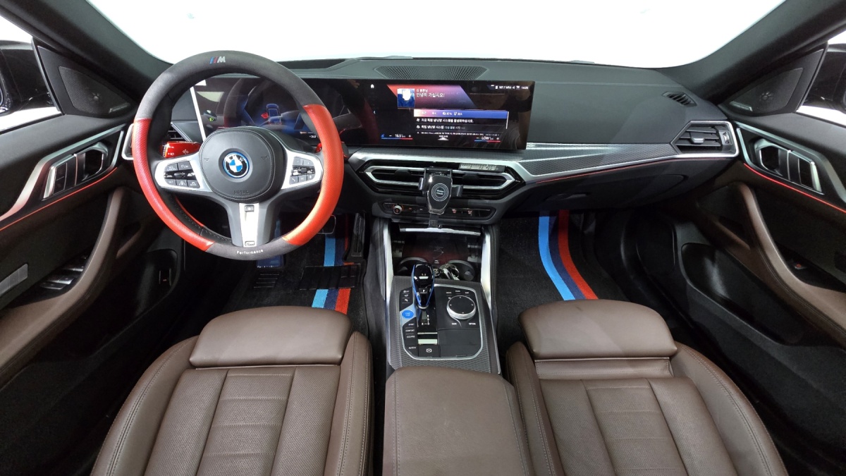 BMW i4, 2022 — фото 7 из 12