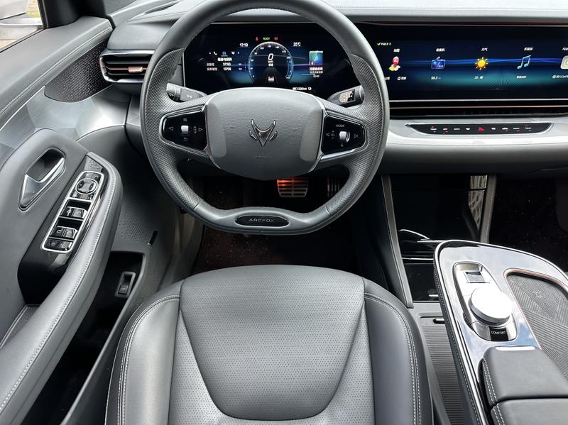 BAIC Arcfox Alpha S, 2022 — фото 11 из 12