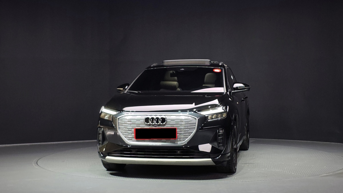 Audi Q4 e-tron, 2022 — фото 3 из 12