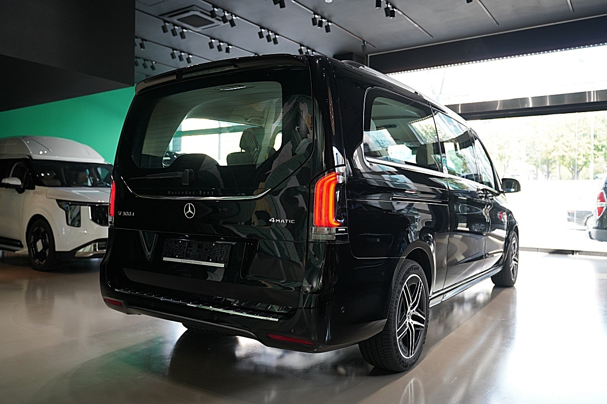 Mercedes-Benz V-Class, 2024 — фото 2 из 12