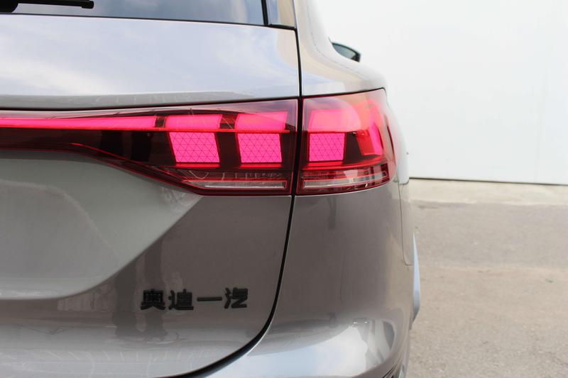 Audi Q6L e-tron, 2025 — фото 7 из 12