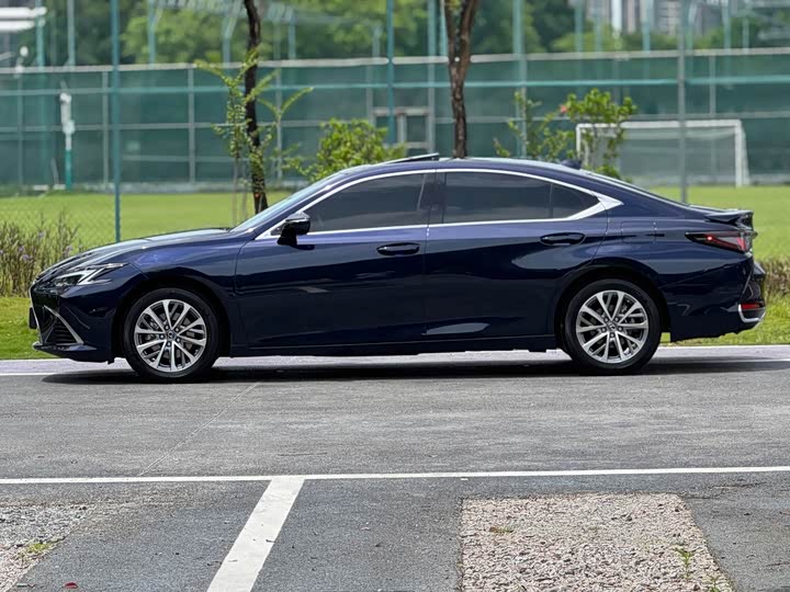 Lexus ES, 2024 — фото 3 из 9