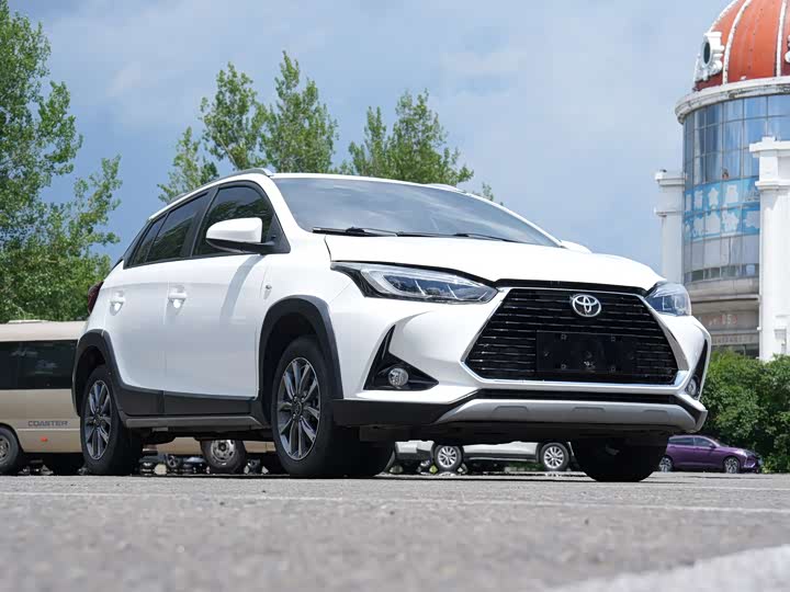 Toyota Yaris L Hatchback, 2022 — фото 3 из 9