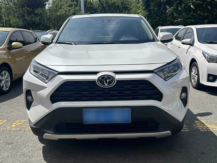 Toyota RAV4, 2022 — фото 3 из 9