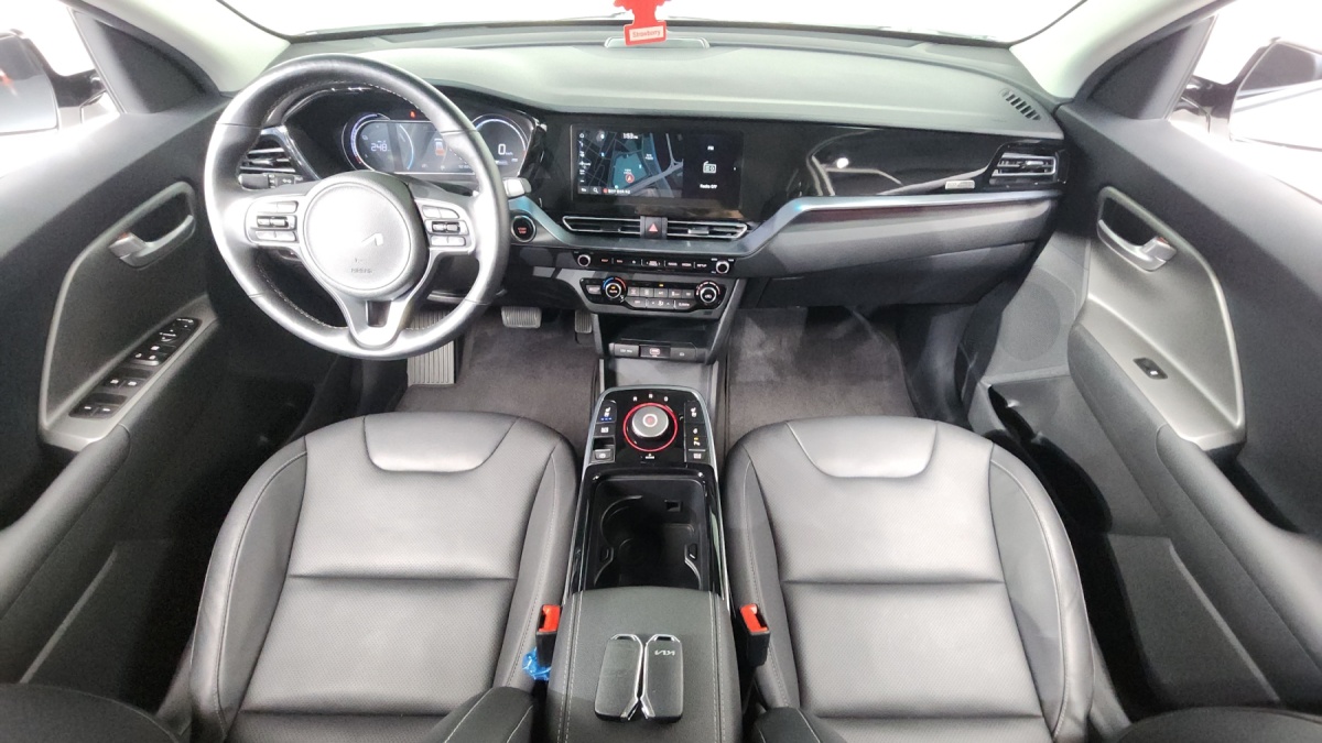 Kia Niro, 2023 — фото 6 из 12