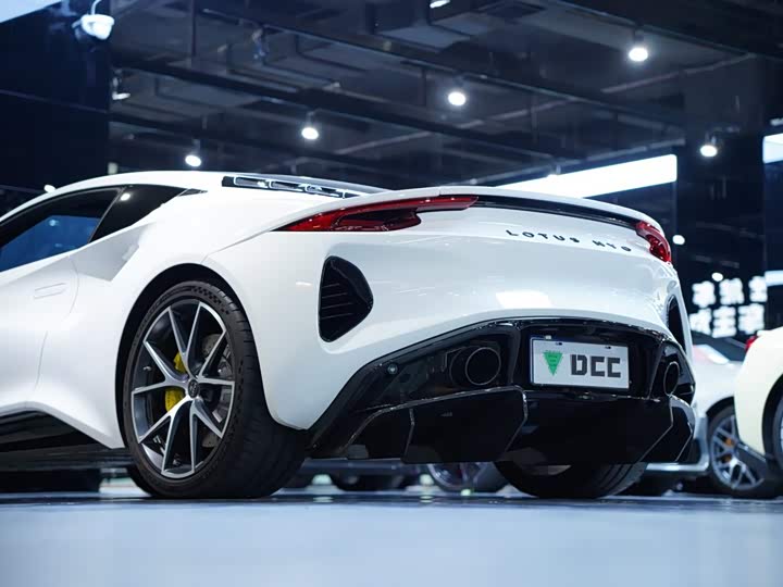 Lotus Emira, 2023 — фото 6 из 9