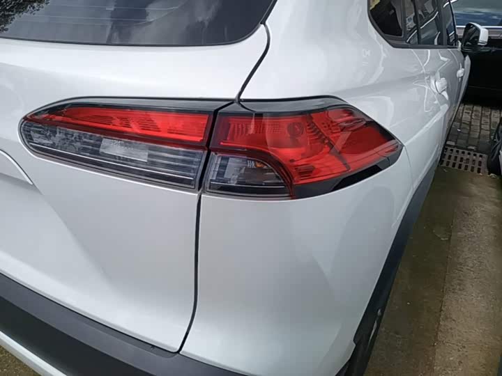 Toyota Corolla Cross, 2023 — фото 8 из 9