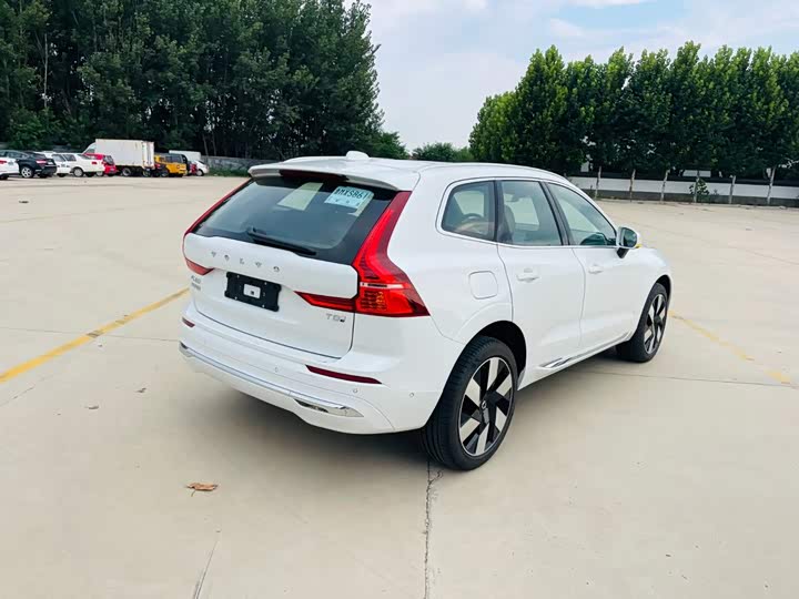 Volvo XC60 Hybrid, 2026 — фото 6 из 9