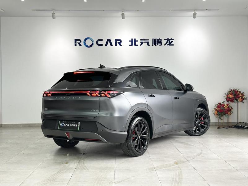 BAIC Arcfox Alpha T5, 2025 — фото 6 из 12