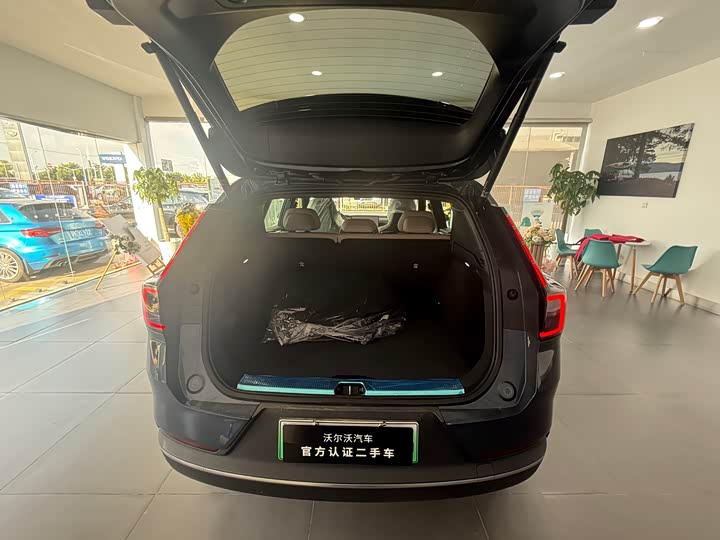 Volvo XC70 Hybrid, 2025 — фото 8 из 9
