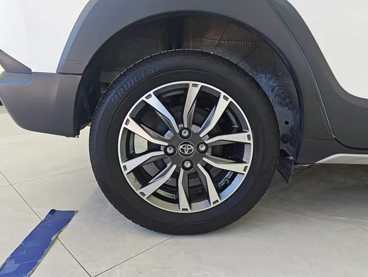 Toyota Yaris L Hatchback, 2021 — фото 6 из 9