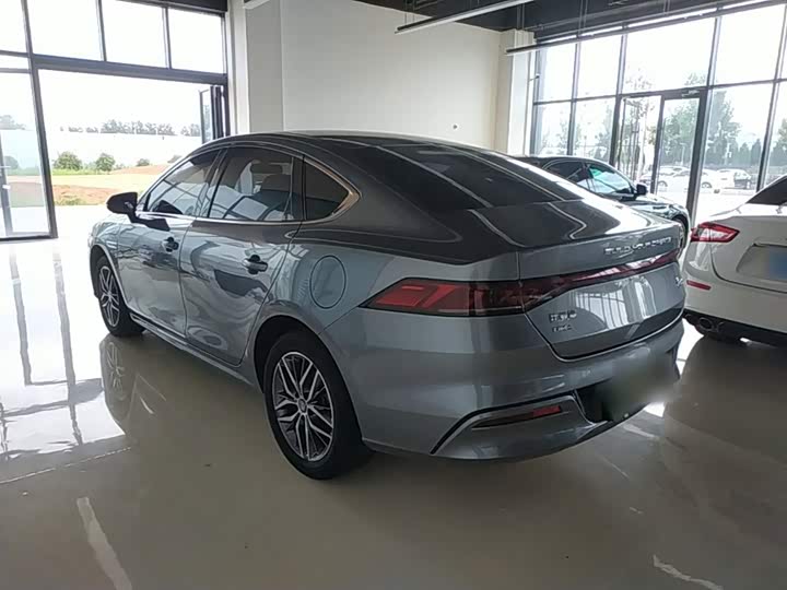 BYD Qin Plus, 2023 — фото 5 из 9