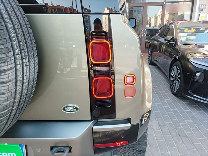 Land Rover Defender, 2022 — фото 8 из 9