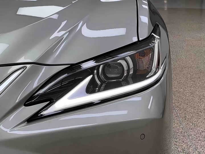 Lexus ES, 2022 — фото 4 из 9