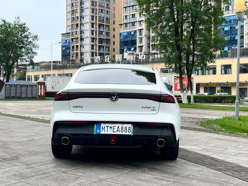 Changan UNI-V Hybrid, 2022 — фото 6 из 12