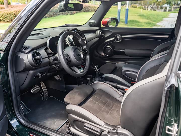 Mini Mini JCW, 2021 — фото 9 из 9