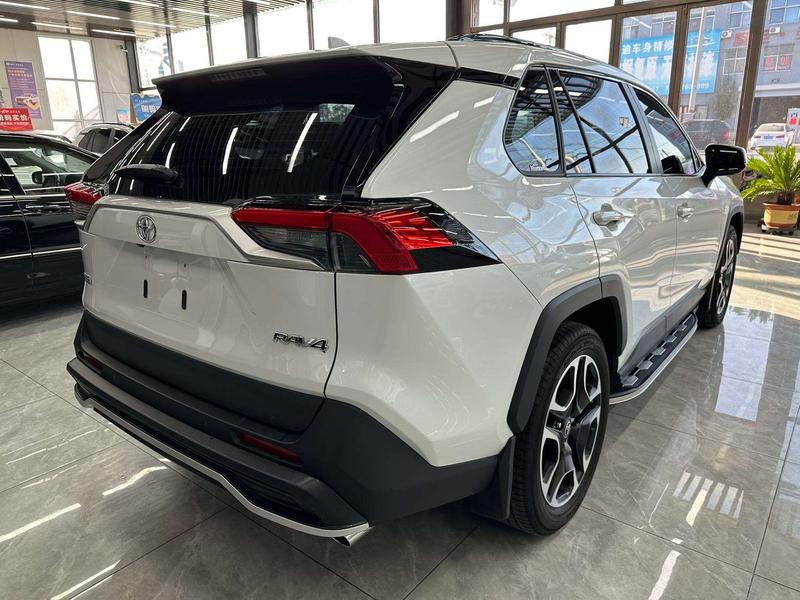 Toyota RAV4, 2022 — фото 6 из 12