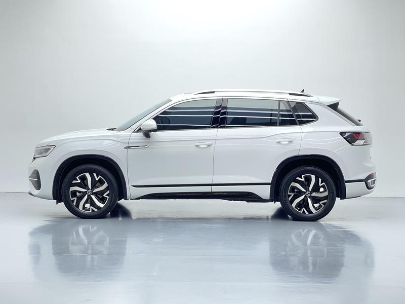 Volkswagen Tayron GTE Hybrid, 2023 — фото 4 из 12