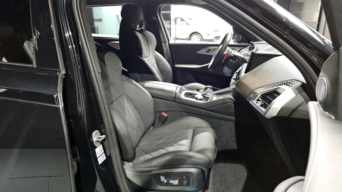 BMW XM, 2024 — фото 11 из 12