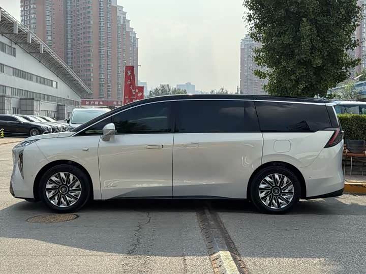 Buick OMPV, 2025 — фото 7 из 9