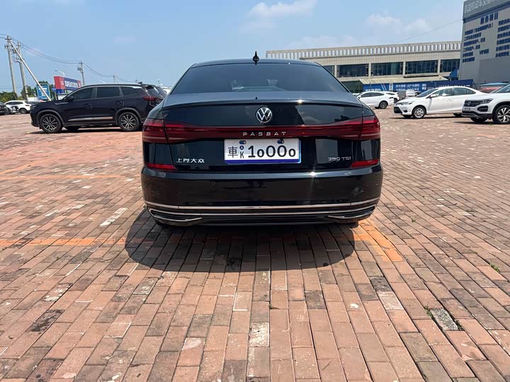 Volkswagen Passat, 2023 — фото 4 из 9