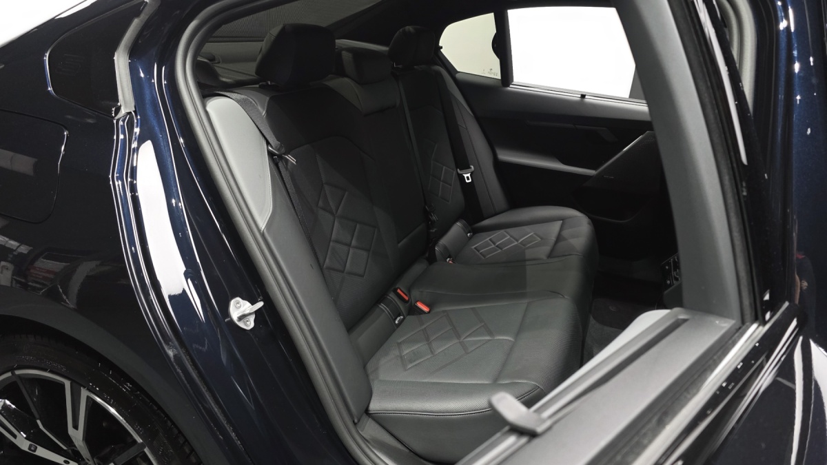 BMW 5 Series, 2025 — фото 12 из 12