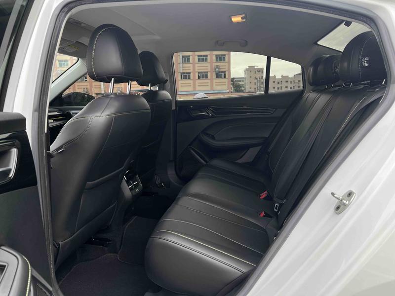 Roewe i5, 2022 — фото 9 из 10