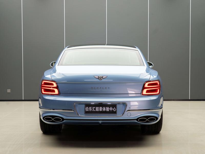 Bentley Flying Spur, 2022 — фото 4 из 11