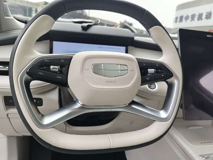 Geely Preface L, 2023 — фото 8 из 9