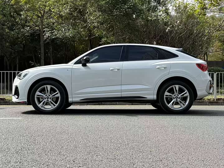 Audi Q3 Sportback, 2022 — фото 4 из 9
