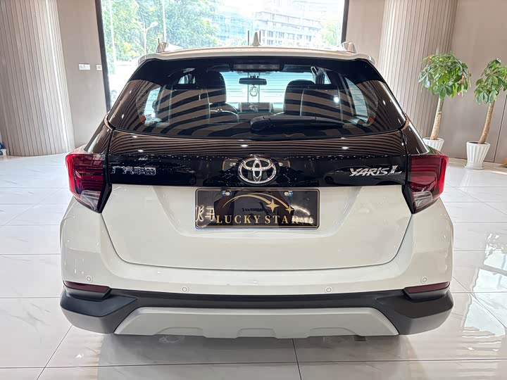 Toyota Yaris L Hatchback, 2022 — фото 4 из 9