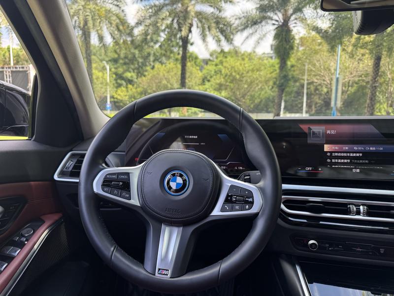 BMW i3, 2022 — фото 9 из 12