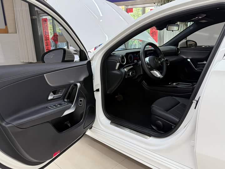Mercedes-Benz A-Class, 2023 — фото 8 из 9