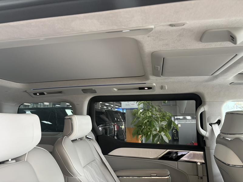 Volvo EM90, 2023 — фото 12 из 12