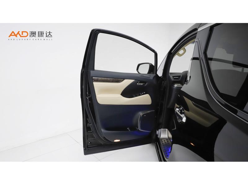 Toyota Alphard, 2021 — фото 9 из 10