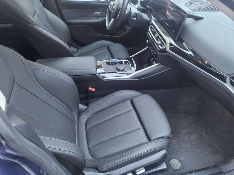 BMW i4, 2024 — фото 12 из 12