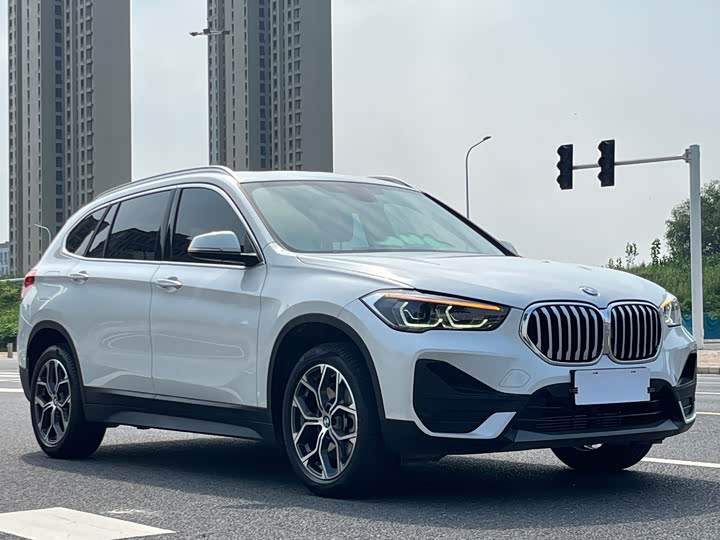 BMW X1, 2022 — фото 3 из 9