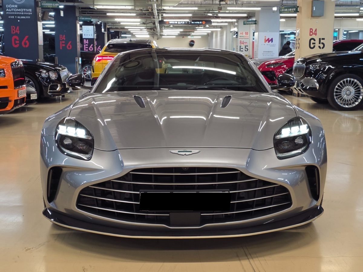 Aston Martin Vantage, 2025 — фото 4 из 12
