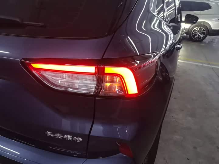 Ford Escape, 2025 — фото 8 из 9