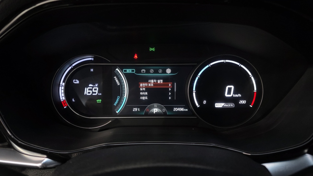 Kia Niro, 2023 — фото 7 из 12