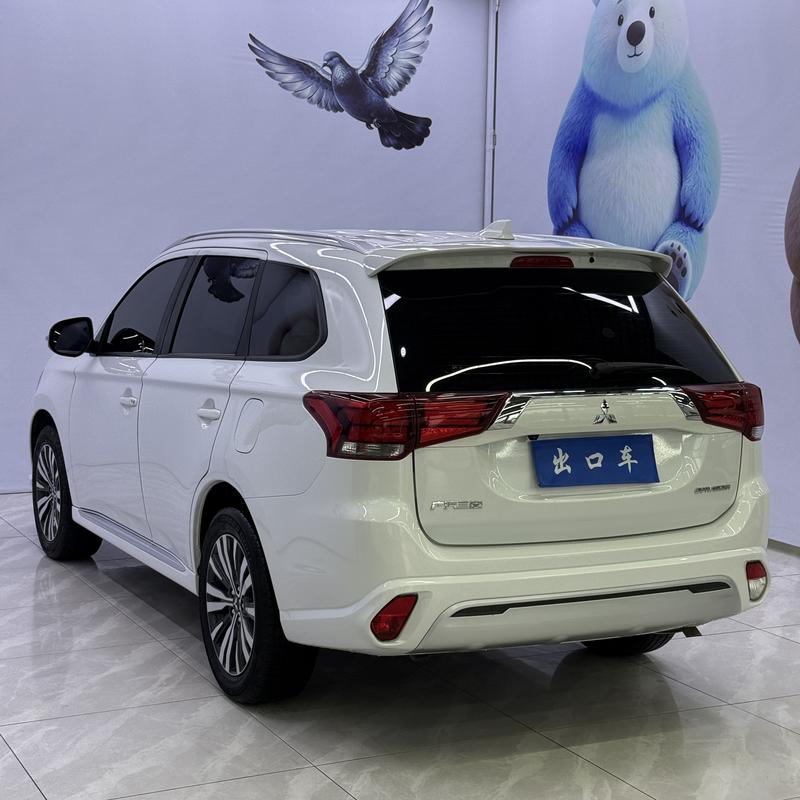 Mitsubishi Outlander, 2021 — фото 4 из 12