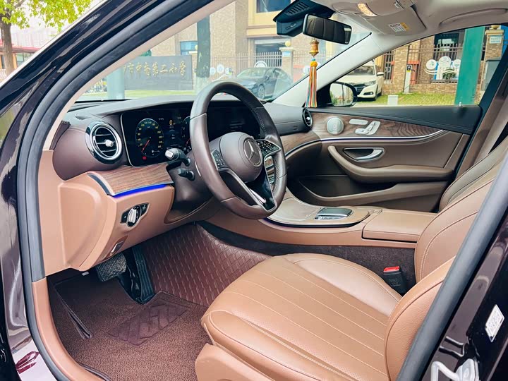 Mercedes-Benz E-Class, 2022 — фото 4 из 9