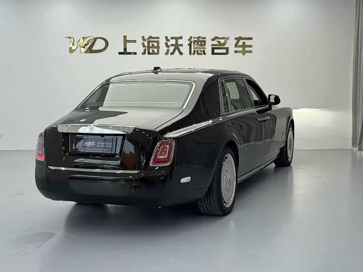 Rolls-Royce Phantom, 2022 — фото 6 из 9