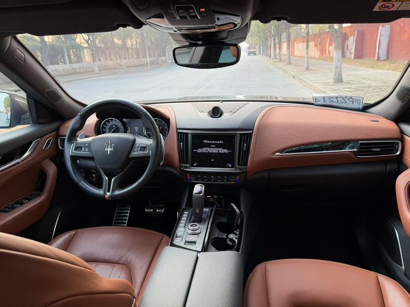 Maserati Levante, 2022 — фото 7 из 10