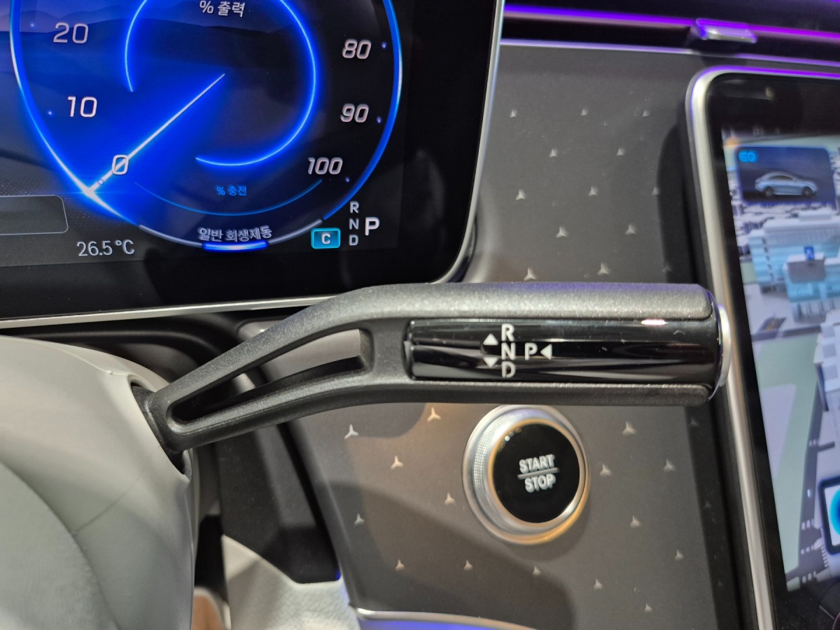 Mercedes-Benz EQE, 2025 — фото 9 из 12