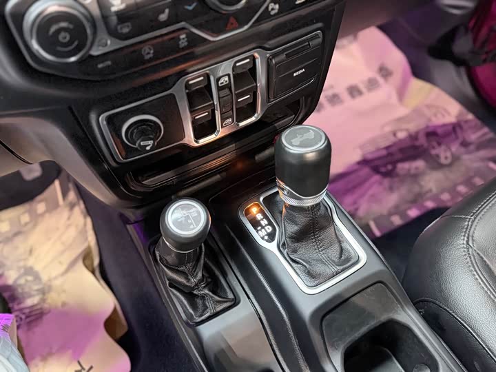 Jeep Wrangler, 2023 — фото 7 из 9