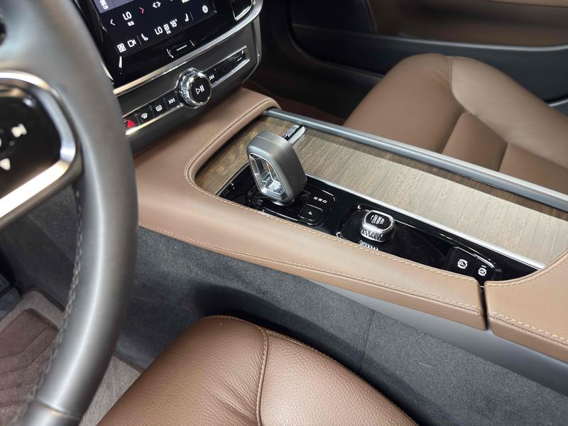 Volvo V90, 2023 — фото 8 из 12