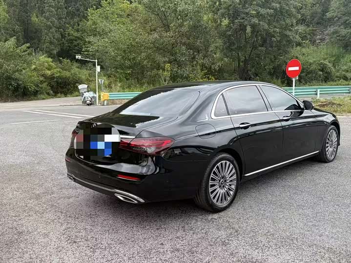 Mercedes-Benz E-Class, 2023 — фото 4 из 9