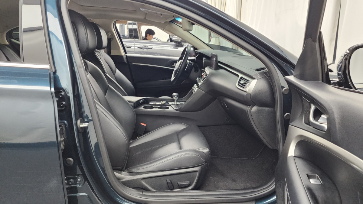 Genesis G70, 2022 — фото 10 из 12