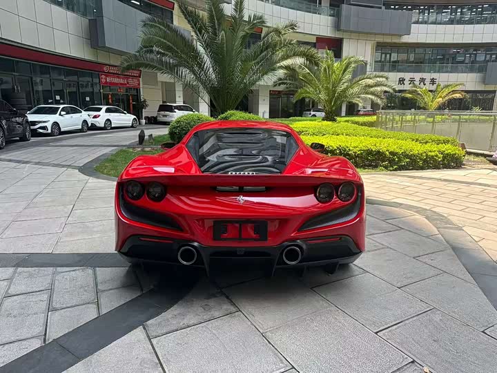 Ferrari F8, 2022 — фото 4 из 9